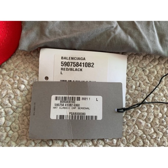 BALENCIAGA CAP - Picture 9 of 10